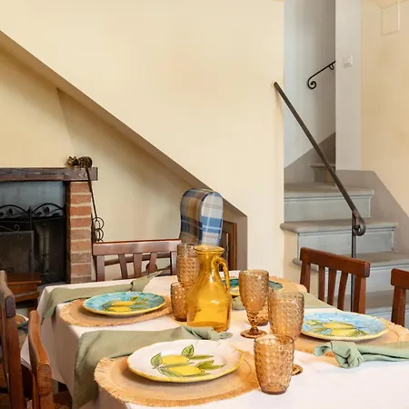 فيلة Casetta Del Glicine